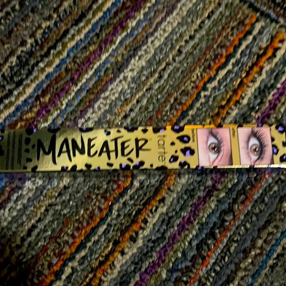 Maneater mascara